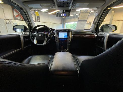 Used 2023 Toyota 4Runner Limited AWD/4WD image 18