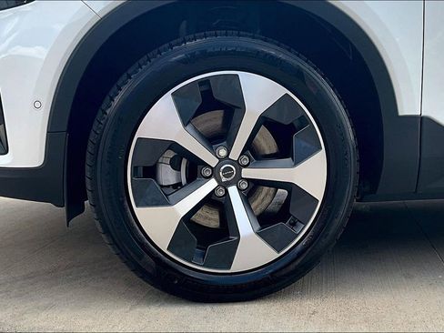 New 2026 Volvo XC40 B4 Plus w/ Protection Package Premier FWD image 30