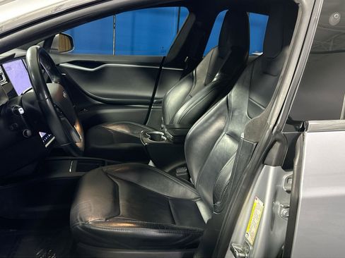 Used 2016 Tesla Model S 70 image 13