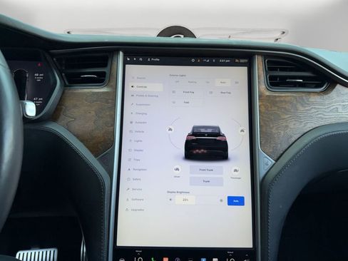 Used 2020 Tesla Model X Long Range AWD/4WD image 16