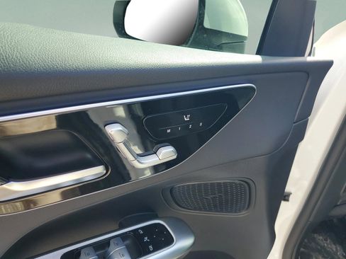 Certified 2025 Mercedes-Benz GLC 300 image 18