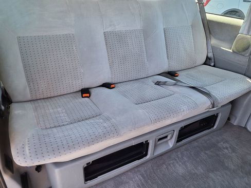 Used 2002 Volkswagen Eurovan MV image 16