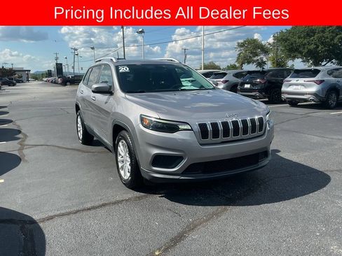 Used 2020 Jeep Cherokee Latitude FWD image 6