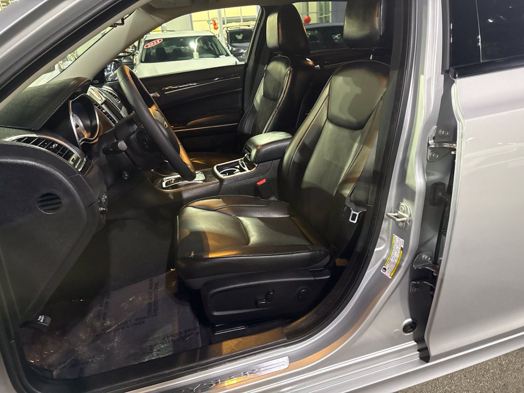 Used 2022 Chrysler 300 Touring L w/ Popular Equipment Group AWD/4WD image 24