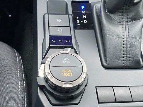 Certified 2025 Toyota Tacoma SR5 image 24