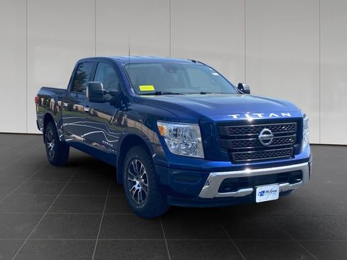 Used 2021 Nissan Titan SV w/ SV Convenience Package AWD/4WD image 7