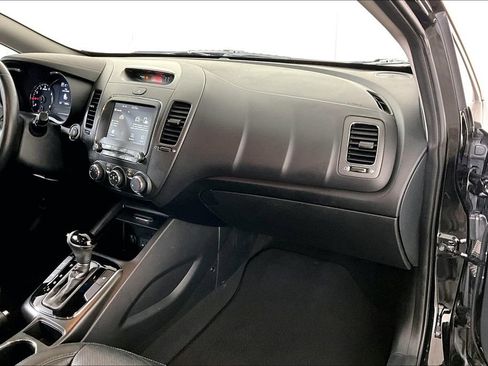 Used 2017 Kia Forte EX image 15