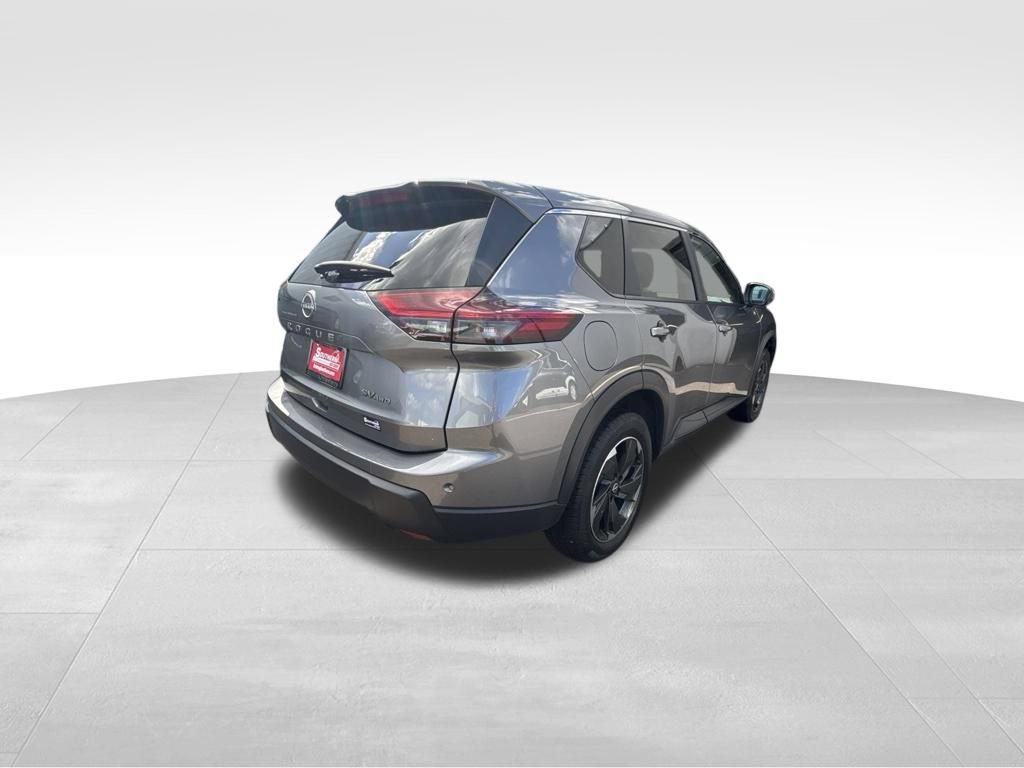 Used 2024 Nissan Rogue SV AWD/4WD image 7