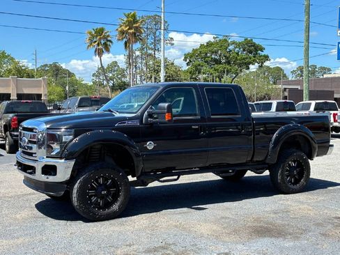 Used 2011 Ford F250 Lariat image 2