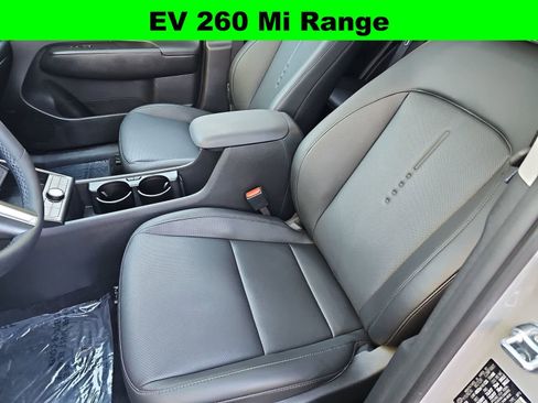 Used 2025 Hyundai Kona Limited image 15