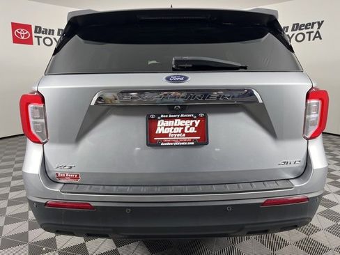 Used 2022 Ford Explorer XLT image 24