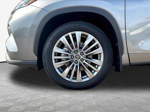 Used 2026 Toyota Highlander Platinum AWD/4WD image 34