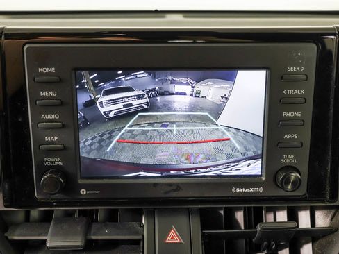 Used 2022 Toyota RAV4 LE AWD/4WD image 8