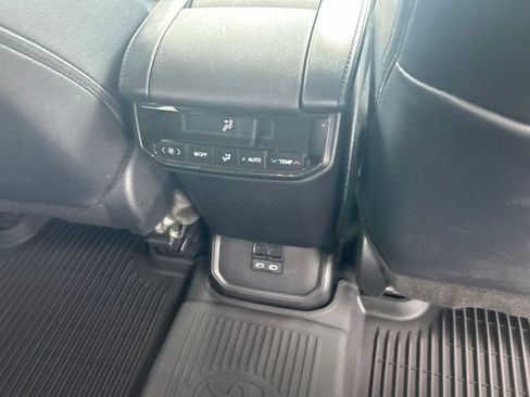 Used 2026 Toyota Highlander XLE AWD/4WD image 19