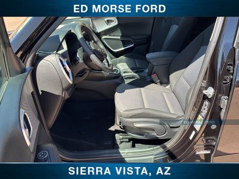Used 2025 Kia Soul LX FWD image 19