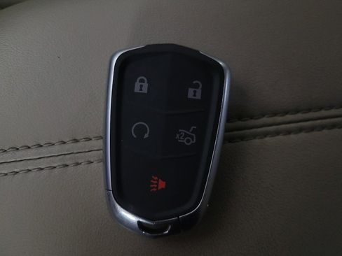 Used 2017 Cadillac XTS Luxury image 32