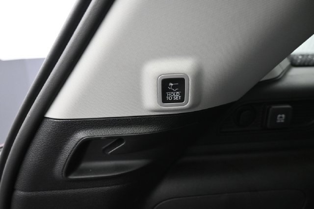 Used 2023 Jeep Grand Cherokee 4WD 4xe image 7