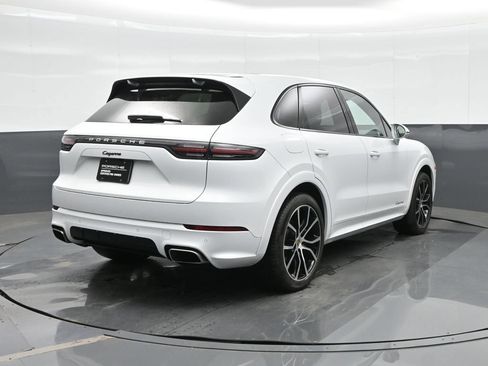 Certified 2023 Porsche Cayenne AWD/4WD image 7