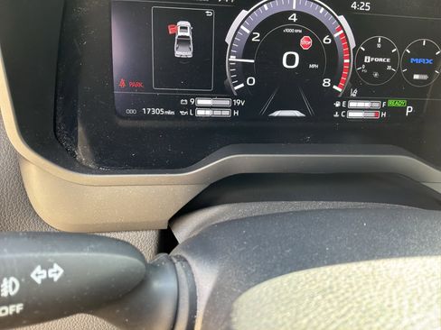 Used 2024 Toyota Tundra Limited image 22