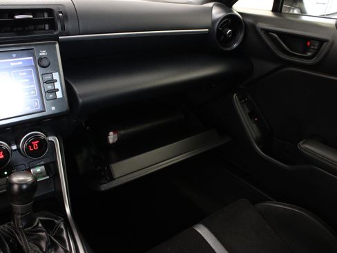 Used 2025 Toyota GR86 Premium RWD image 22