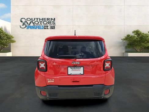 Used 2023 Jeep Renegade Latitude AWD/4WD image 4