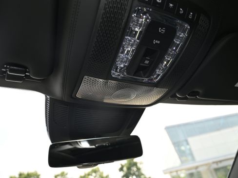 Used 2023 Mercedes-Benz Maybach GLS 600 4MATIC image 32