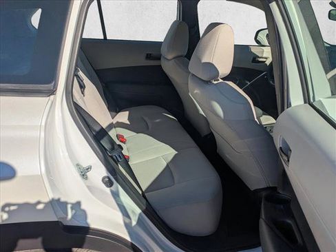 Used 2024 Toyota Corolla Cross L image 17