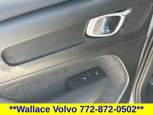 Used 2023 Volvo XC40 B5 Plus w/ Protection Package Premier AWD/4WD image 13