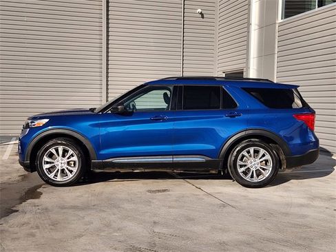 Used 2020 Ford Explorer XLT w/ Equipment Group 202A image 5
