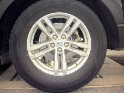 Used 2023 Ford Explorer XLT RWD image 8