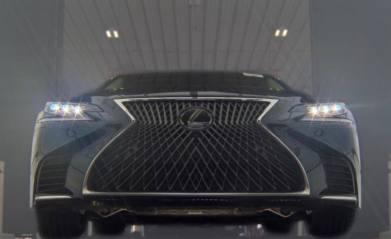 Used 2020 Lexus LS 500 w/ Interior Upgrade Package RWD image 3