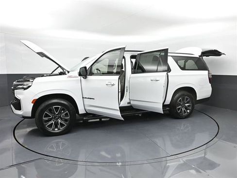 Used 2022 Chevrolet Suburban Z71 w/ Luxury Package AWD/4WD image 55
