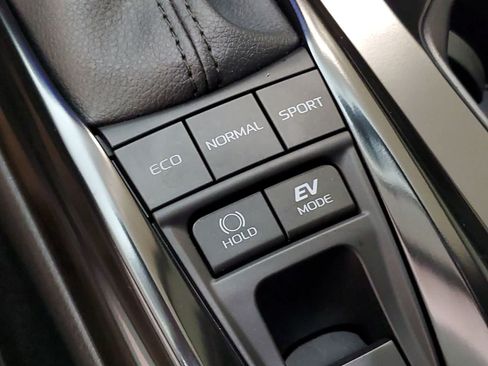 Used 2025 Toyota Camry SE FWD image 29
