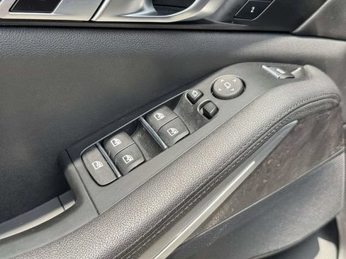 Used 2022 BMW X5 xDrive40i AWD/4WD image 19