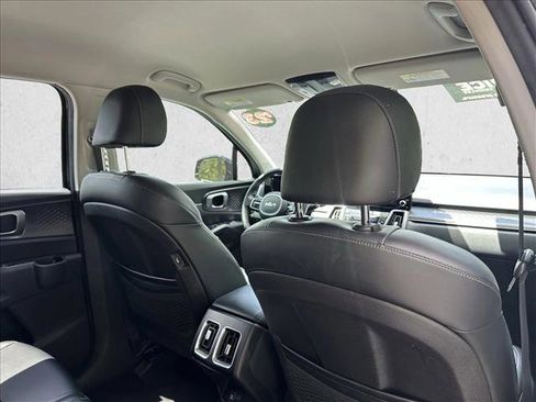 Used 2023 Kia Sorento S FWD image 28