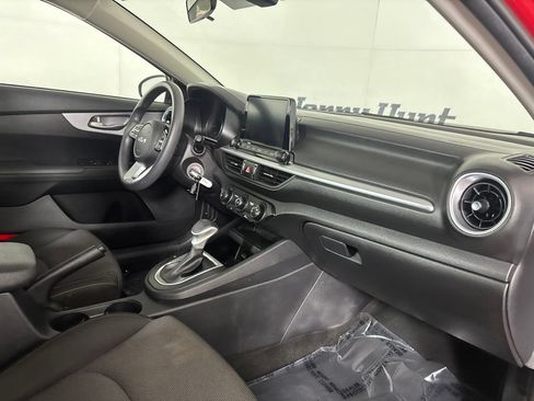 Used 2024 Kia Forte LXS FWD image 30