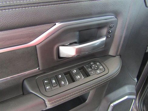 New 2026 RAM 2500 Laramie w/ Sport Appearance Package AWD/4WD image 23