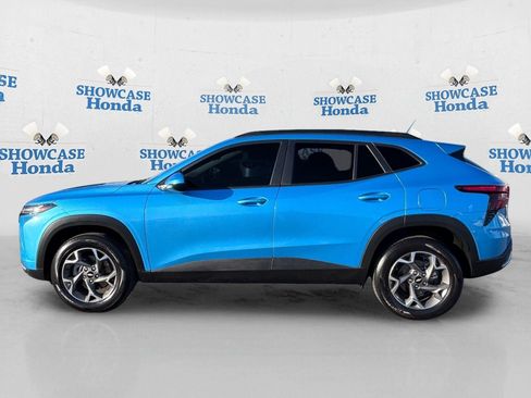 Used 2025 Chevrolet Trax LT w/ Driver Confidence Package FWD image 4