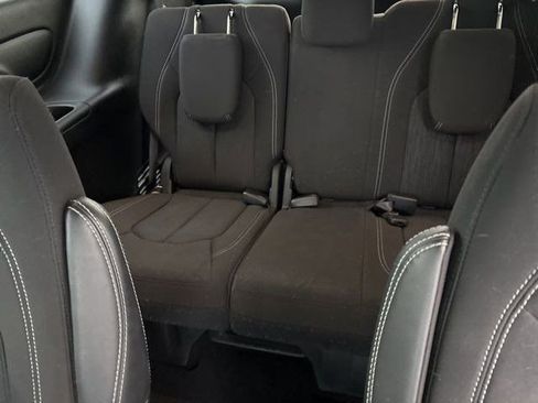 Used 2024 Chrysler Pacifica Touring image 33