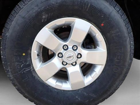 Used 2013 Nissan Frontier SV w/ SV Value Truck Pkg image 6