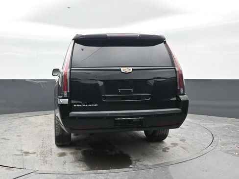 Used 2019 Cadillac Escalade ESV Premium Luxury w/ Escalade Sport Edition AWD/4WD image 11