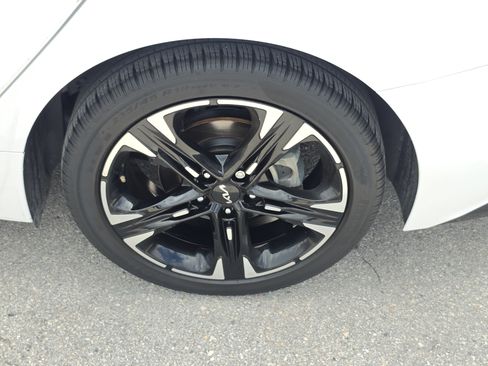 Used 2024 Kia K5 GT-Line w/ GT-Line Premium Package FWD image 10