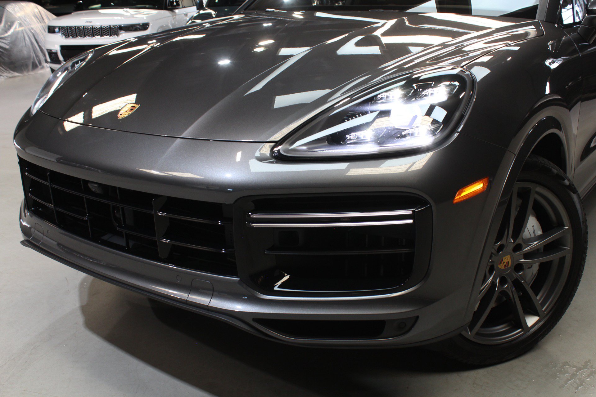 Used 2023 Porsche Cayenne Turbo AWD/4WD image 6