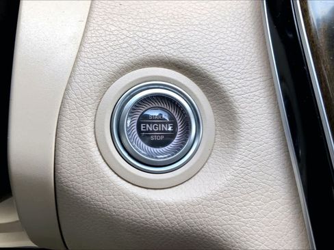 Used 2021 Mercedes-Benz C 300 Sedan image 33