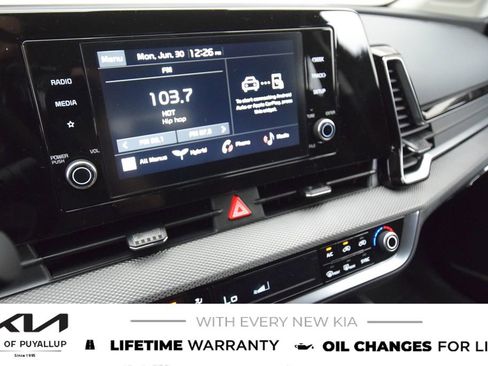 New 2025 Kia Sportage LX image 22