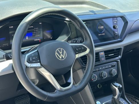Used 2022 Volkswagen Taos SE FWD image 25