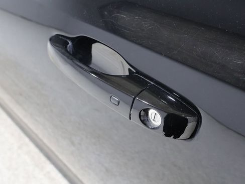 Used 2022 Chrysler 300 S w/ Comfort Group RWD image 9