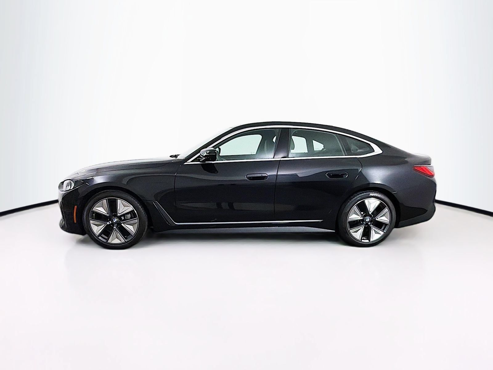 Certified 2025 BMW i4 xDrive40i w/ Parking Assistance Package AWD/4WD image 4