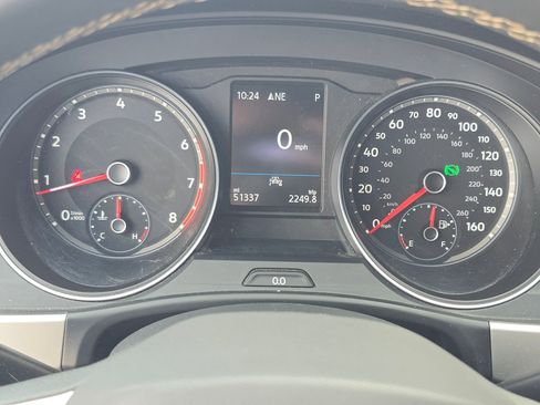 Used 2021 Volkswagen Atlas Cross Sport SE w/ Panoramic Sunroof Package image 16