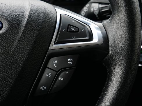 Used 2019 Ford Edge Titanium FWD image 29